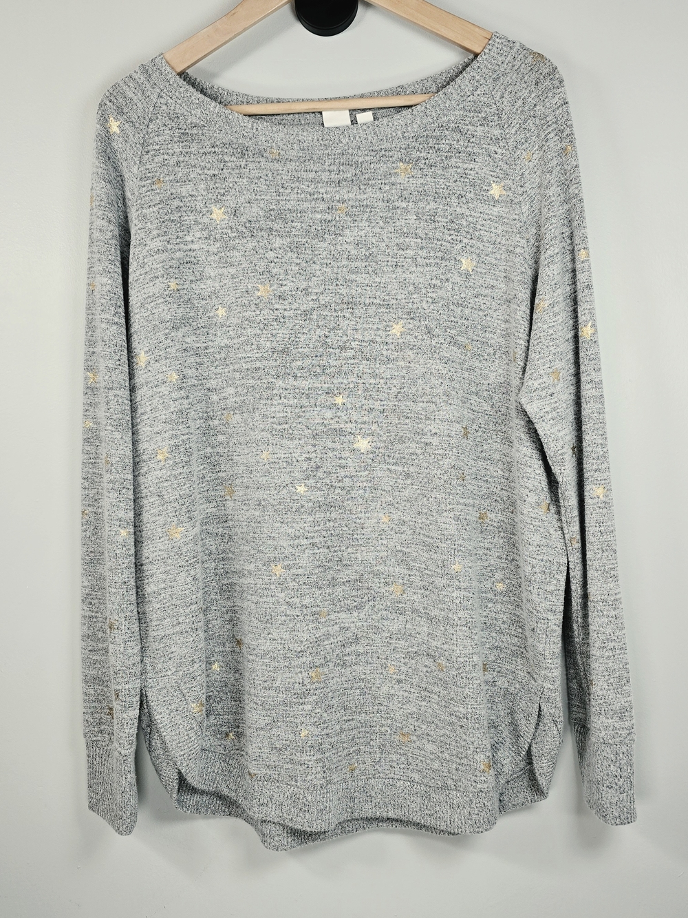 GAP Light Gray Crewneck Sweater with Shimmery Gold Star Accents Medium